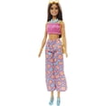 thumbnail image 3 of Barbie-Calendrier de l’Avent-Poupée et 24 vêtements et accessoires, 3 of 5