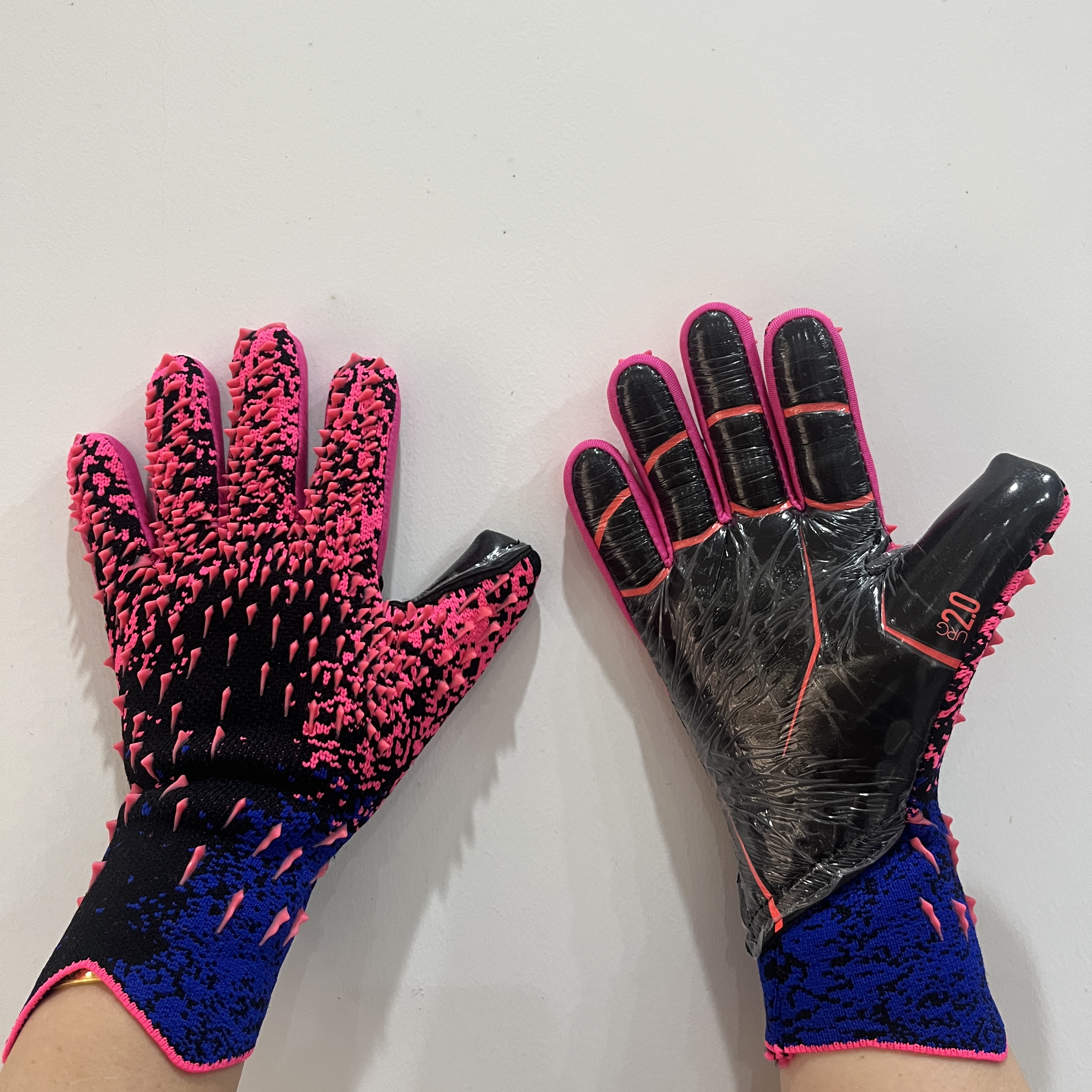 Adult/Youth Padded Football Gloves, Lineman Football Gloves, Men's and Boys Offensive/Defensive Line.