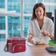 thumbnail image 5 of Bolsa térmica para el almuerzo para mujeres y hombres: bolsa térmica a prueba de fugas y congelable con correa ajustable para el hombro, 5 of 5