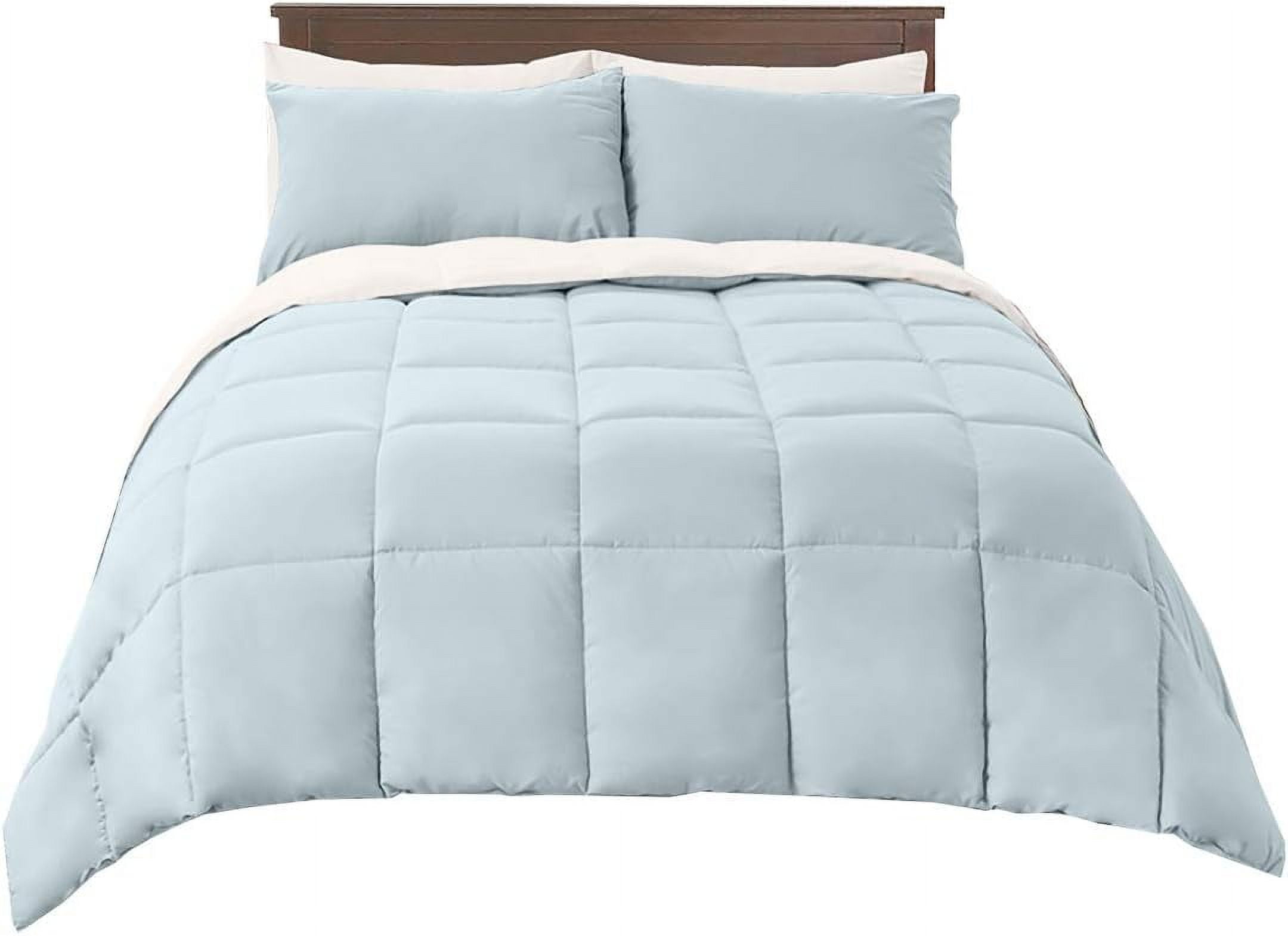 Sheetsnthings Reversible Down Alternative Comforter, Medium Warmth (44-Ounces of Fill) King-California King Size Blanket, Blue-White