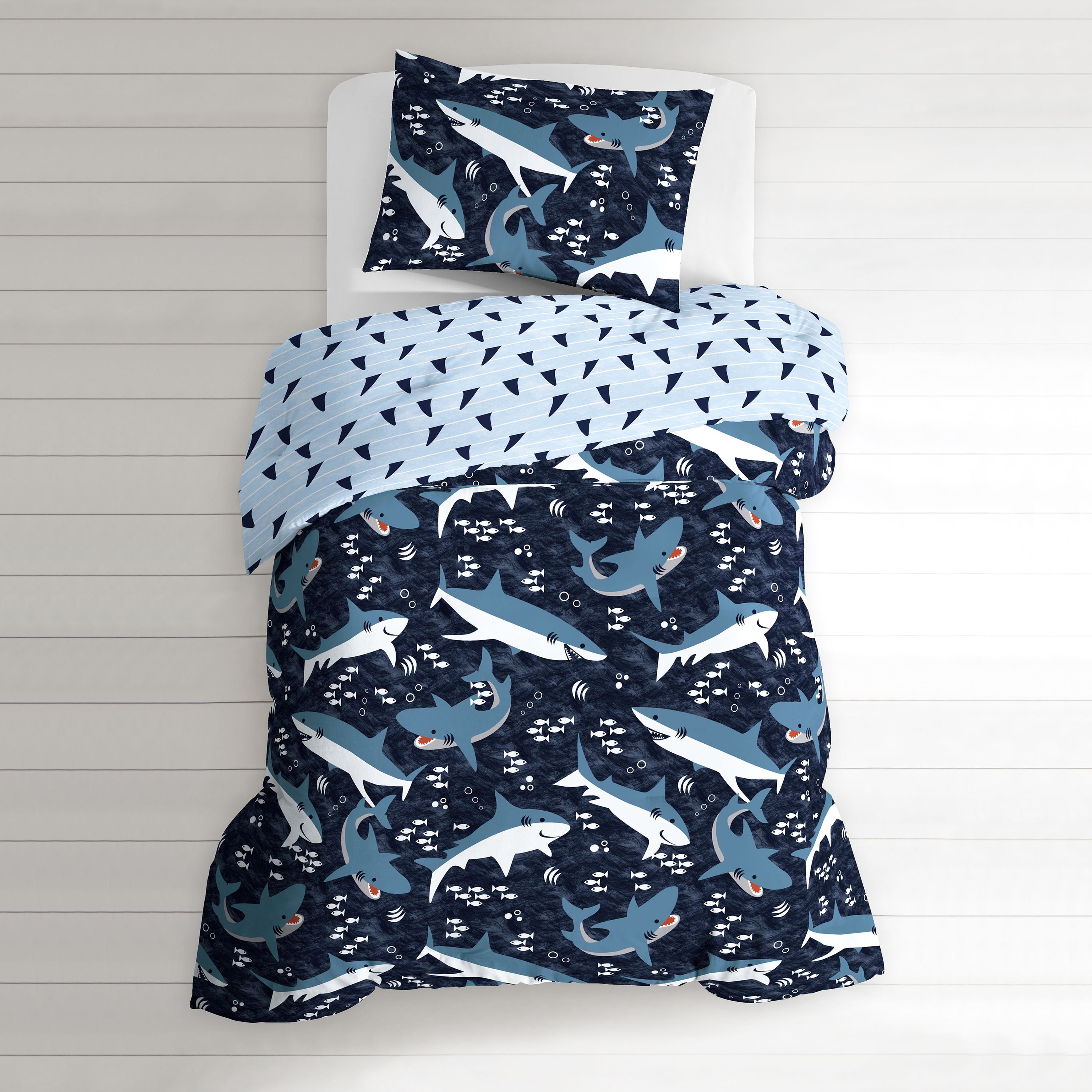 Dream Factory Sharks Full/Queen 3 Piece Mini Comforter Set, Printed Pattern, Polyester, Cotton, Navy, Child, Unisex
