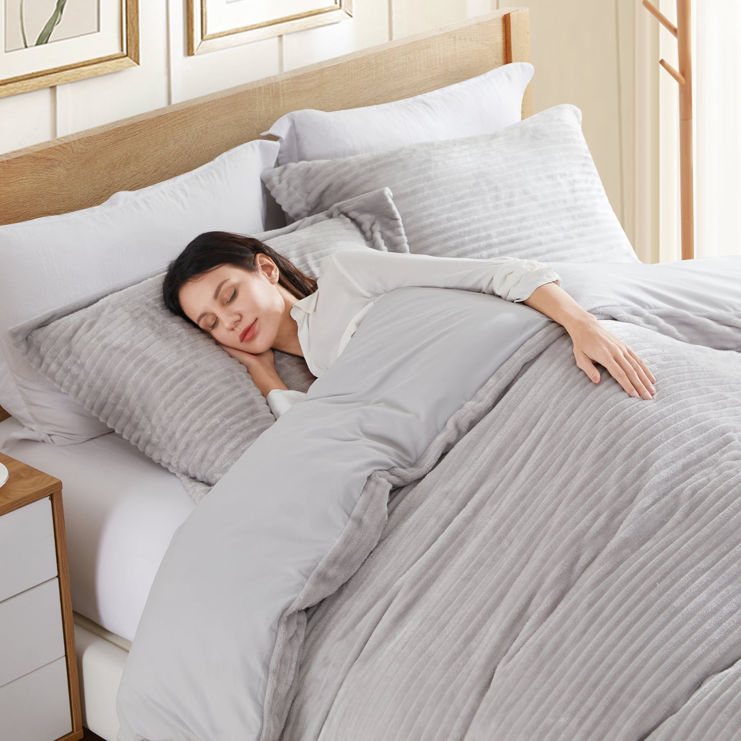 Nestl 2 Pc Cut Plush Reversible Duvet Cover and Sham Set with Zipper Closure & Corner Ties - 100% Soft Hypoallergenic Microfiber Decorative Comforter Cover Twin, Silver Gray