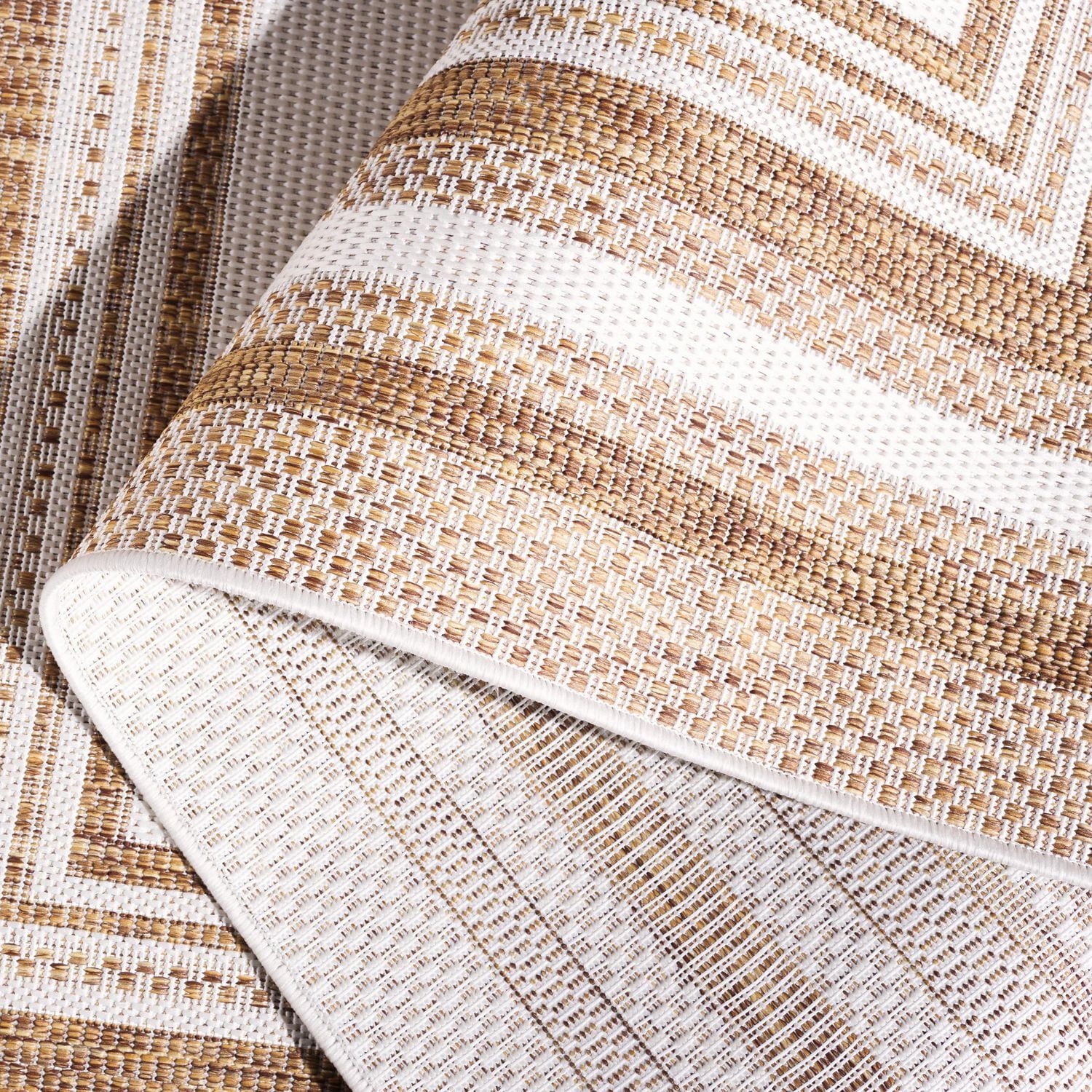 SAFAVIEH Beach House Carlie Bordered Indoor/Outdoor Area Rug