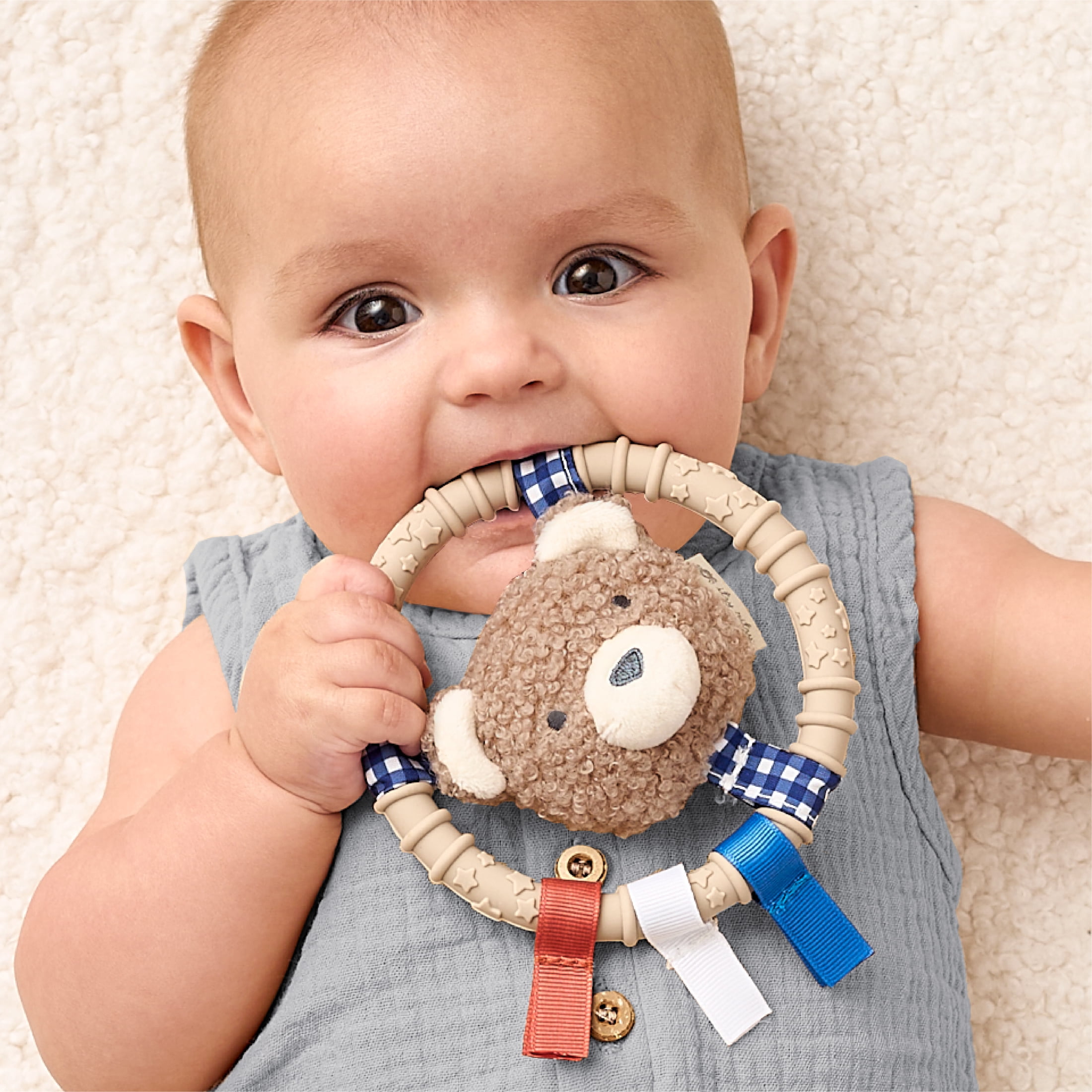 Itzy Ring Pal™ Teething ring with plush bear