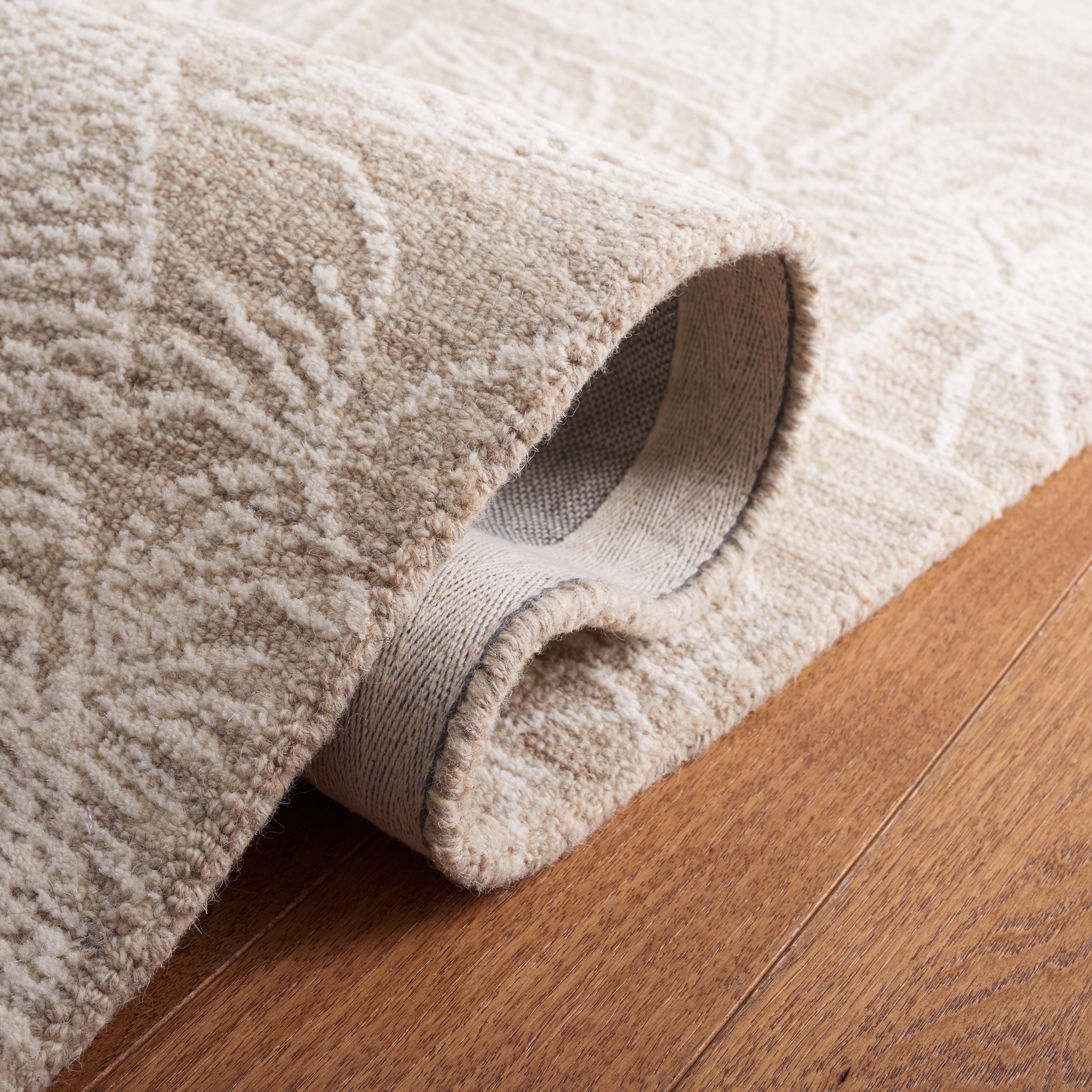 SAFAVIEH Metro Hartley Leaves Area Rug, Beige/Ivory, 8' x 10'