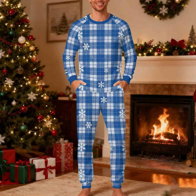 Pijama navideño para hombre, blusa y pantalones con estampado navideño a cuadros.