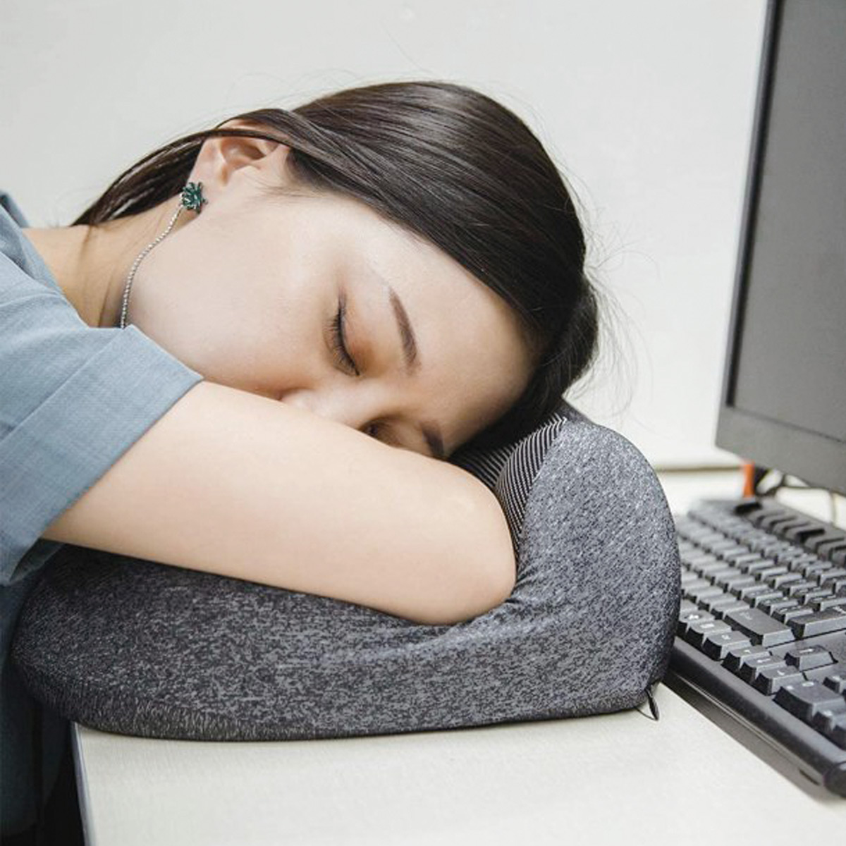 Camkey Memory Foam Neck Pillow with Eye Mask & Earplugs photo 4