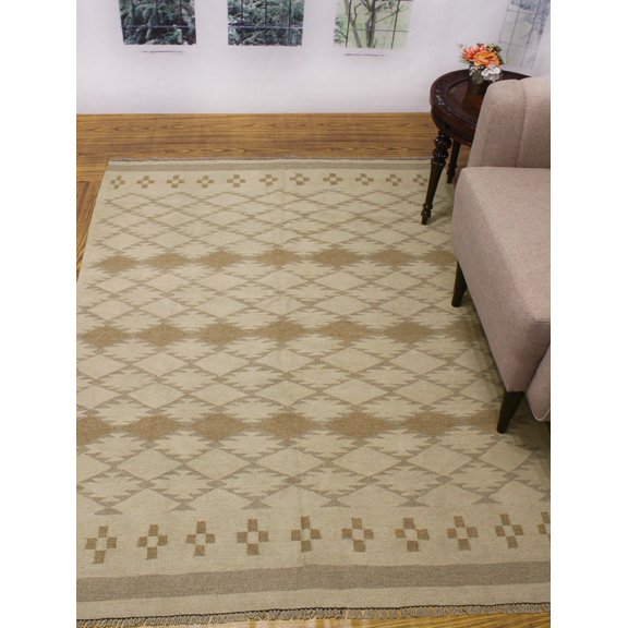 Winchester Asgar Ivory/Brown Rug, 4'9" x 6'4"