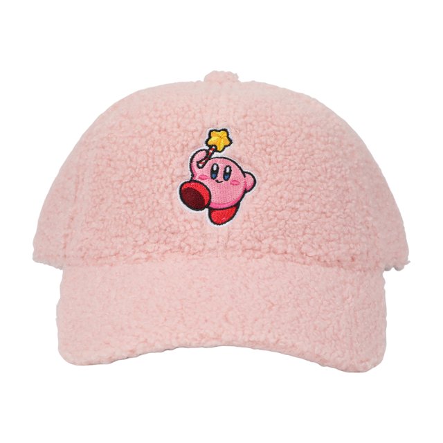 Kirby Chapeau Sherpa Ajustable à Tige Étoile en Matériau Sherpa Rose Doux, Mettant en Valeur un Motif Brodé de Kirby Tenant la Tige Étoile Emblématique. Ce Chapeau d'Hiver Douillet Présente une construction Décontractée à Six Panneaux, un Visière Courbée et une Sangle en Tissu Ajustable avec une Boucle Latérale pour un Ajustement Confortable. sous Licence Officielle de Bioworld Canada.