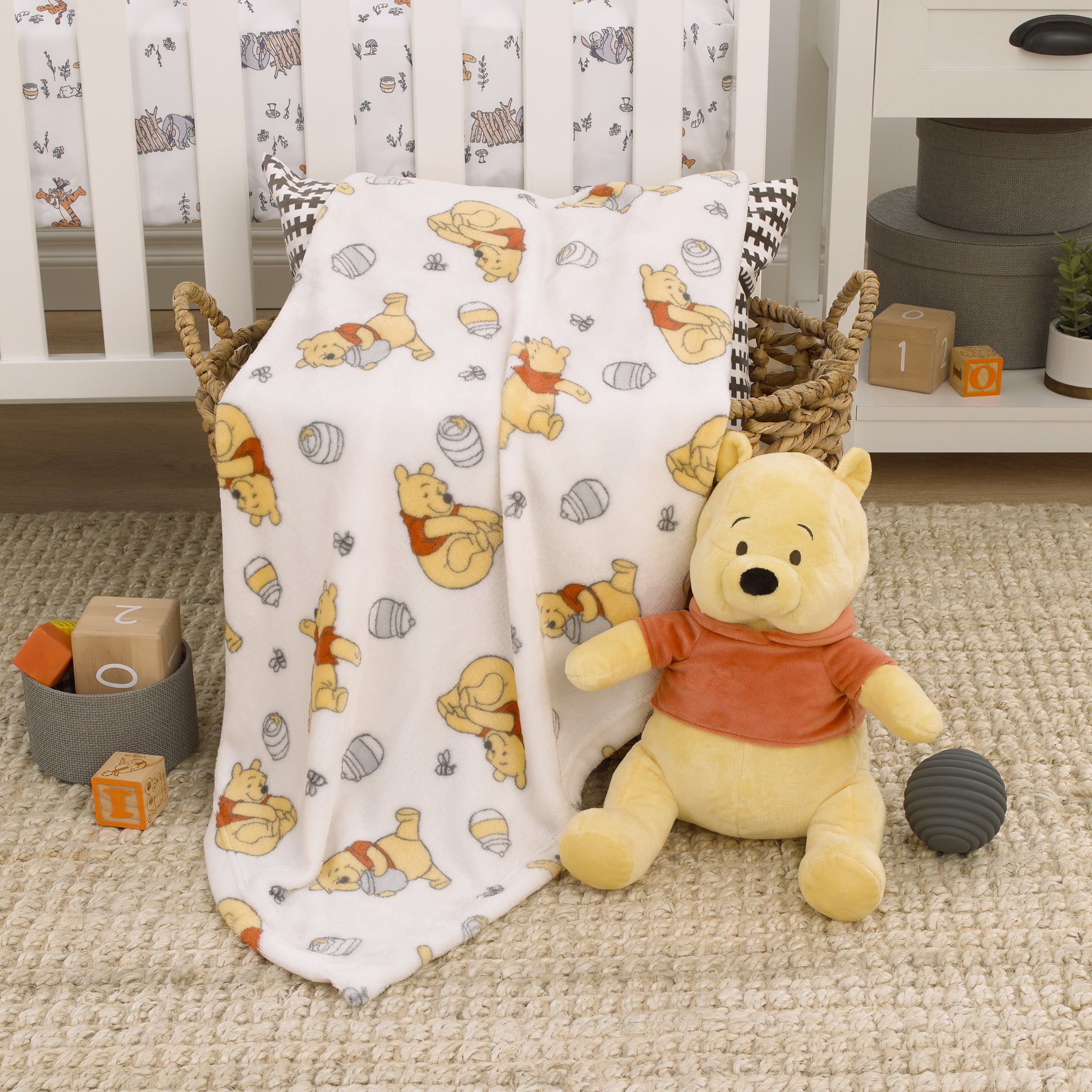 Disney Winnie The Pooh Plush Baby Blanket, Ivory, Infant Girl or Boy, Unisex