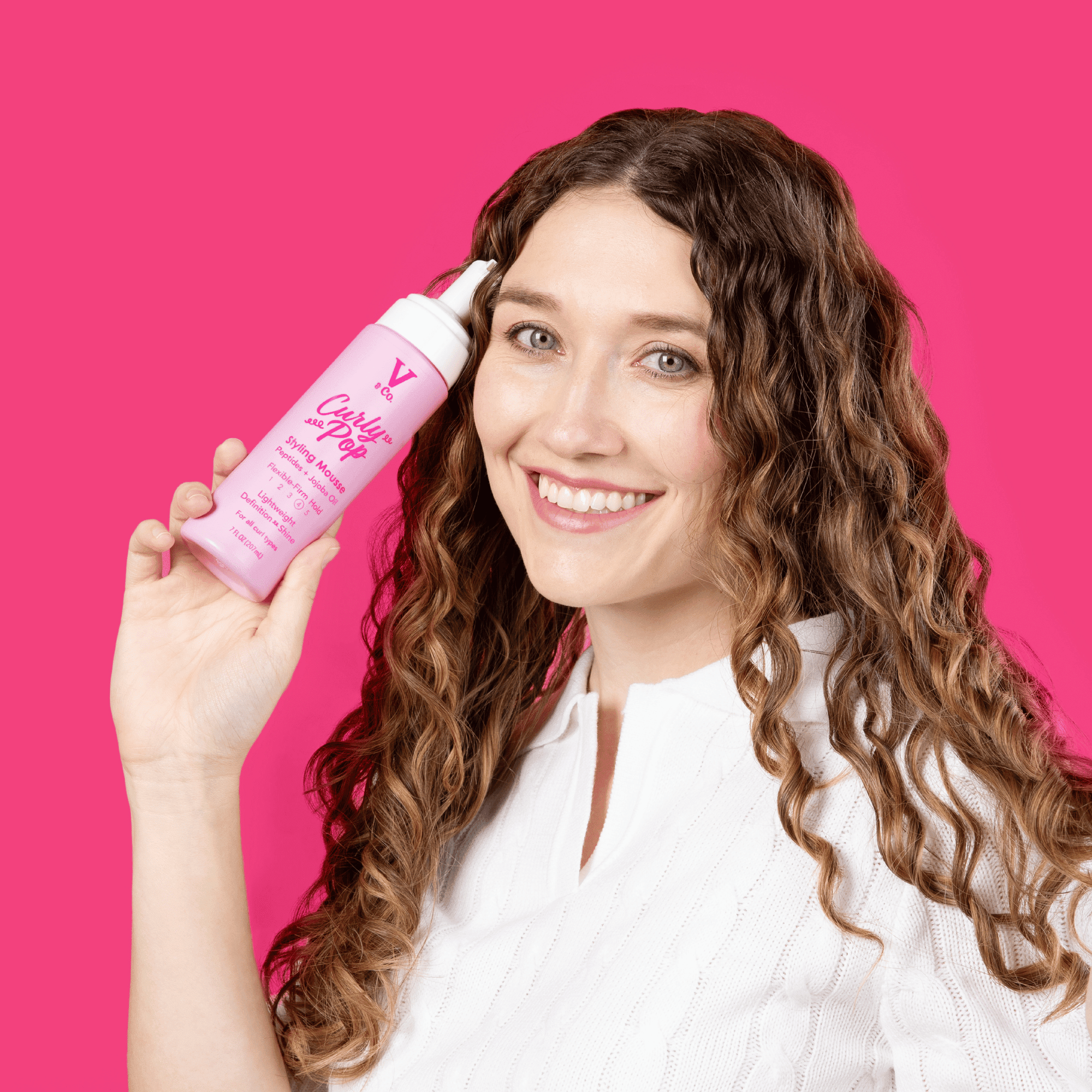 V&Co. Beauty Curly Pop Curl Defining Mousse – Curl Mousse for Curly Hair, Anti Frizz & Moisturizing Hair Care with Peptides & Jojoba Oil, 7 fl oz