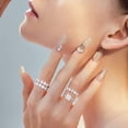 thumbnail image 4 of Anillos de aniversario MOOSEA Moissanite de 5 piedras en oro blanco de 14 quilates, 4 of 7