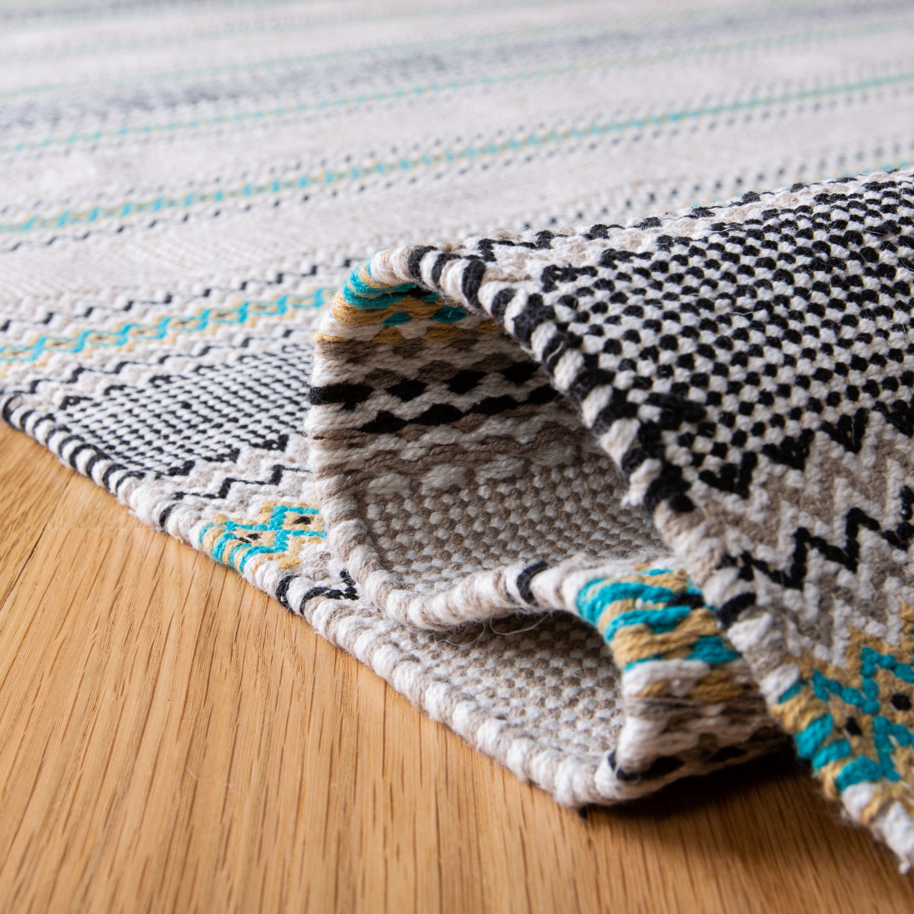 SAFAVIEH Montauk Spots Geometric Striped Cotton Runner Rug, Turquoise, 2'3" x 8'