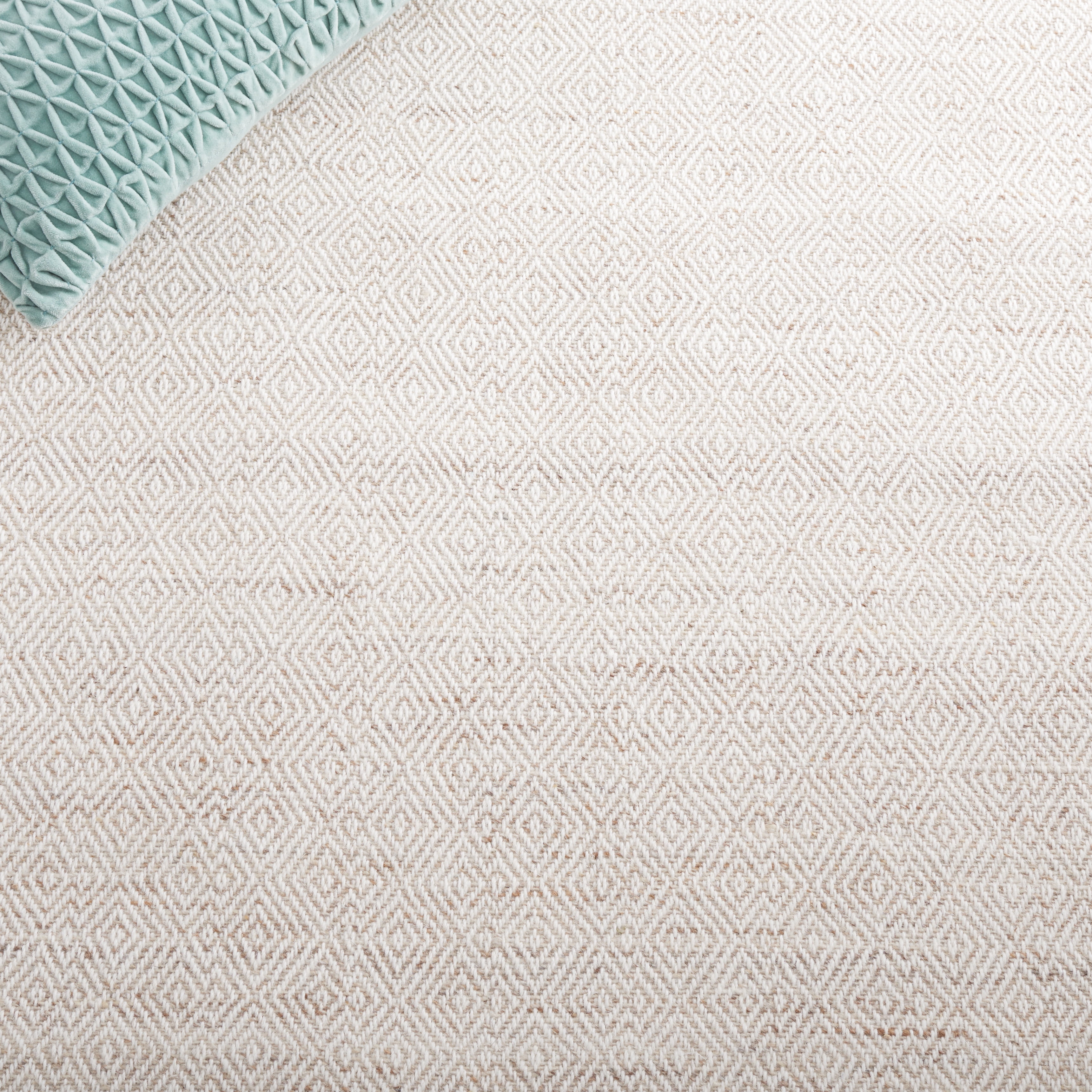 SAFAVIEH Martha Stewart Wilton Geometric Area Rug, Beige/Ivory, 4' x 6'