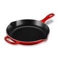 thumbnail image 4 of Skillet Le Creuset, hierro fundido esmaltado Signature, 10.25 pulgadas, color cereza, 4 of 5