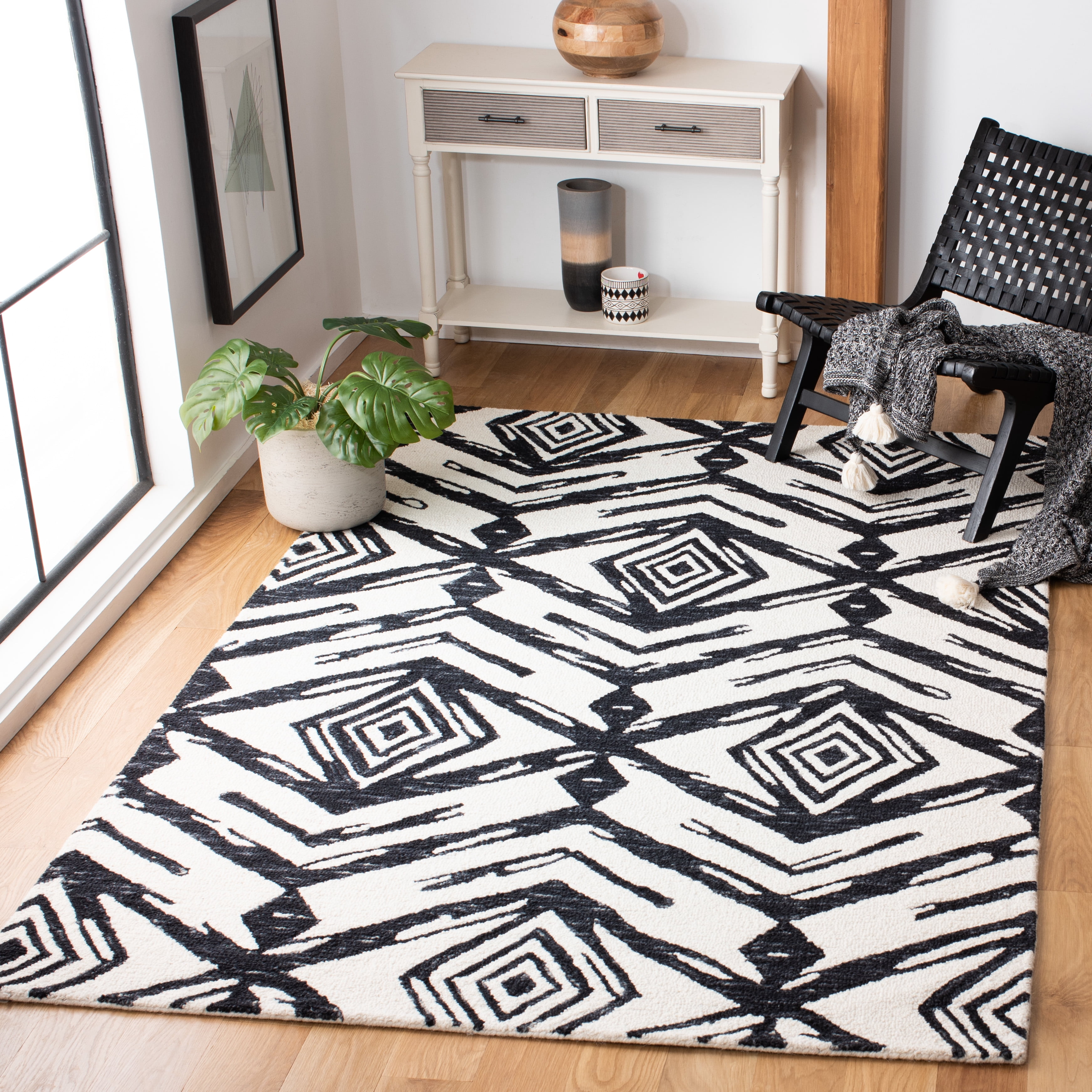 SAFAVIEH Metro Syeda Diamond Area Rug, Black/Ivory, 6' x 6' Square