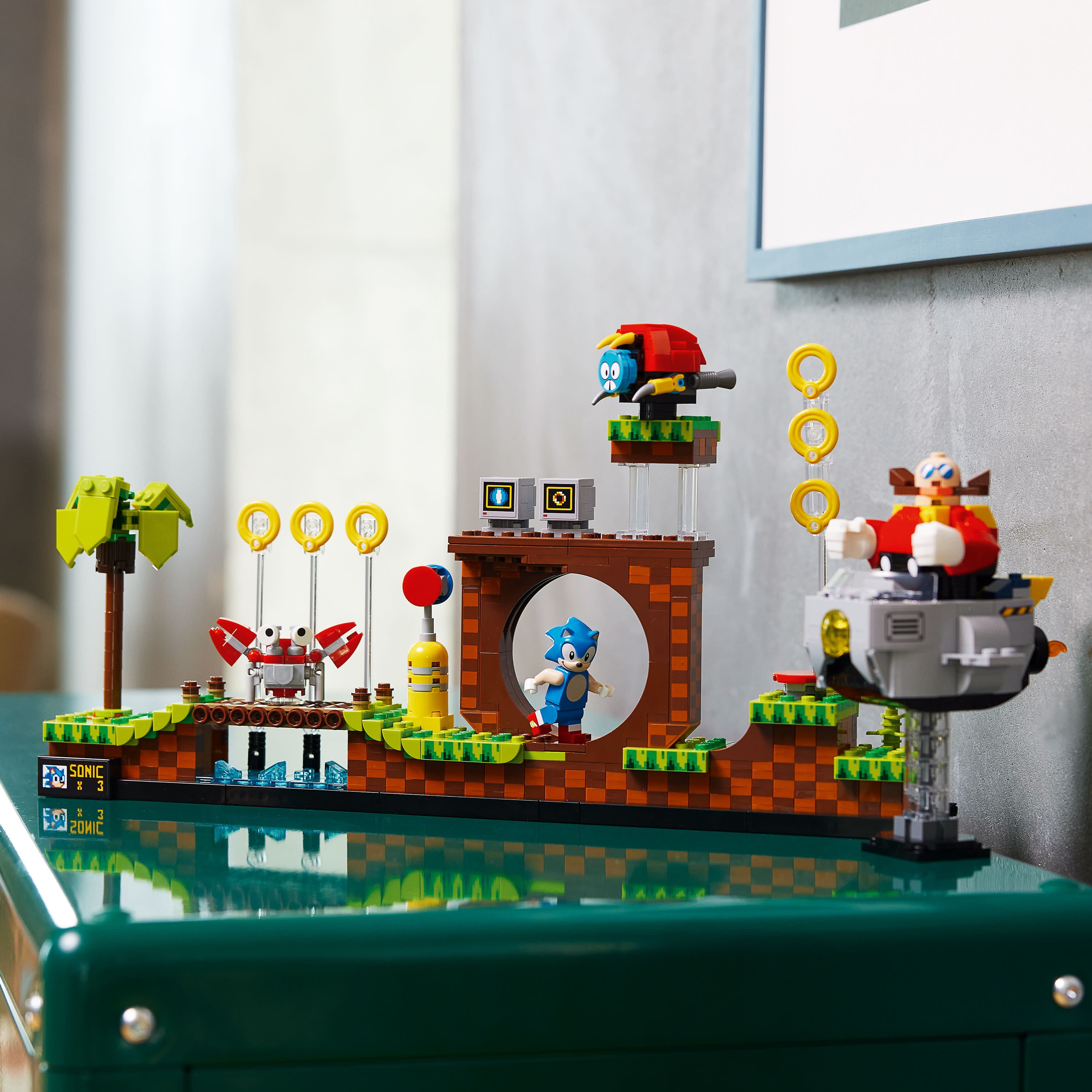 LEGO Ideas: Sonic the Hedgehog - Green Hill Zone (21331) Complete