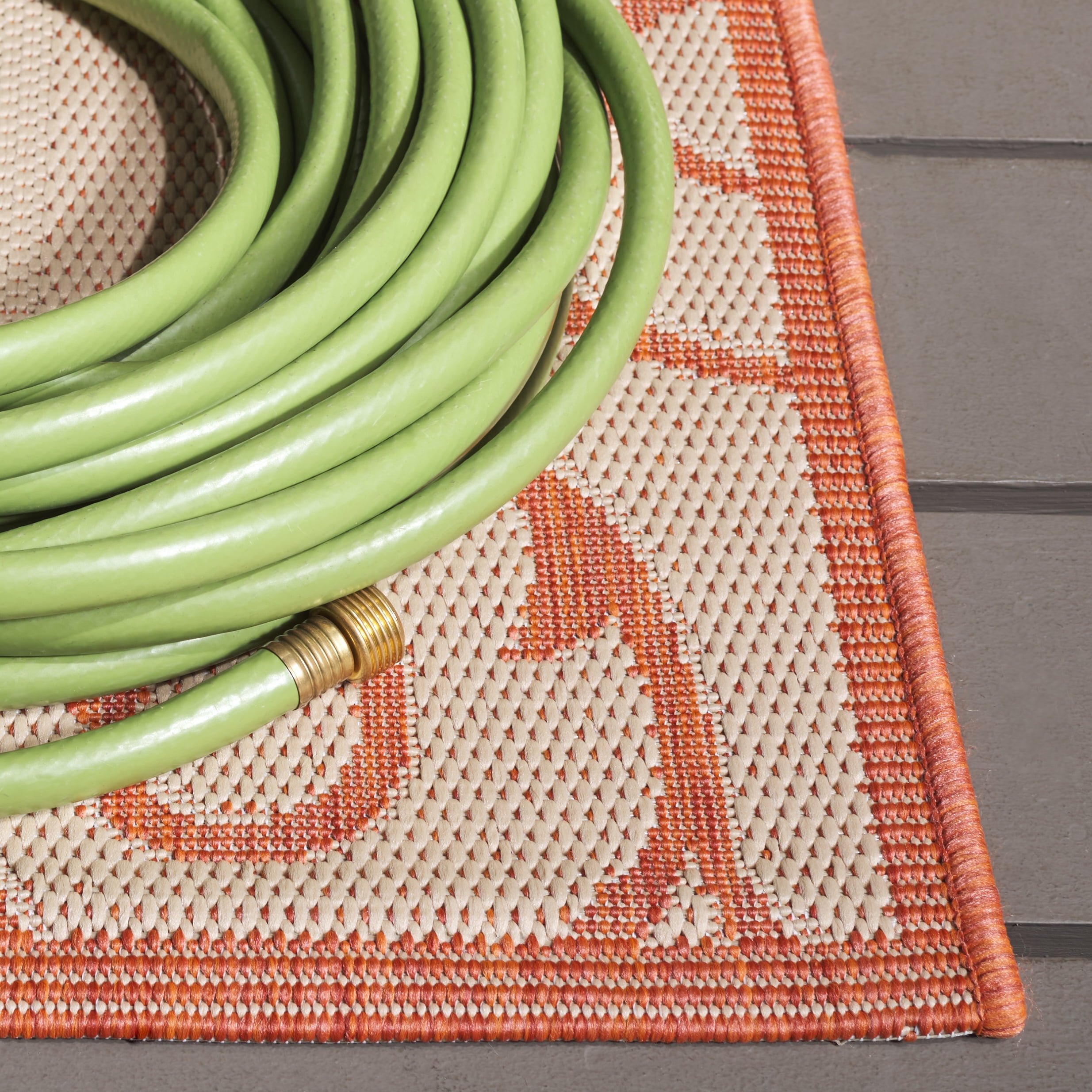 Safavieh Courtyard Daniel Oriental Indoor/Outdoor Runner Rug, Natural/Terracotta, 2'3" x 6'7"