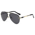 thumbnail image 1 of Gafas de sol estilo aviador polarizadas vintage con protección UV400, con bisagras de resorte para conducir, andar en bicicleta, acampar y pescar., 1 of 5
