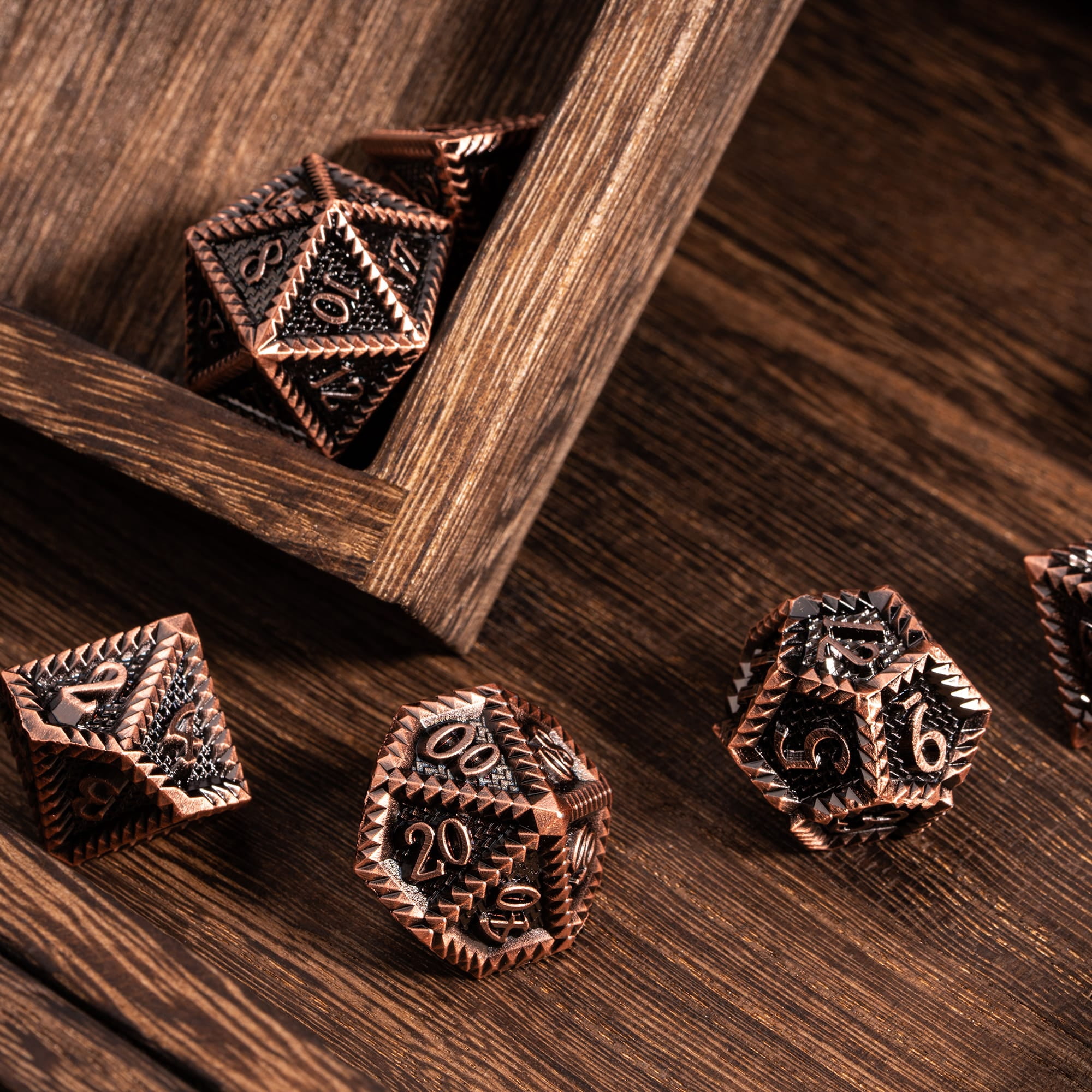 Cusdie Metal DND Dice Set, 7 die Metal Polyhedral D&D Dice Set Serrated Edge Dice for DND Dungeons and Dragons TTRPG Role Playing Games
