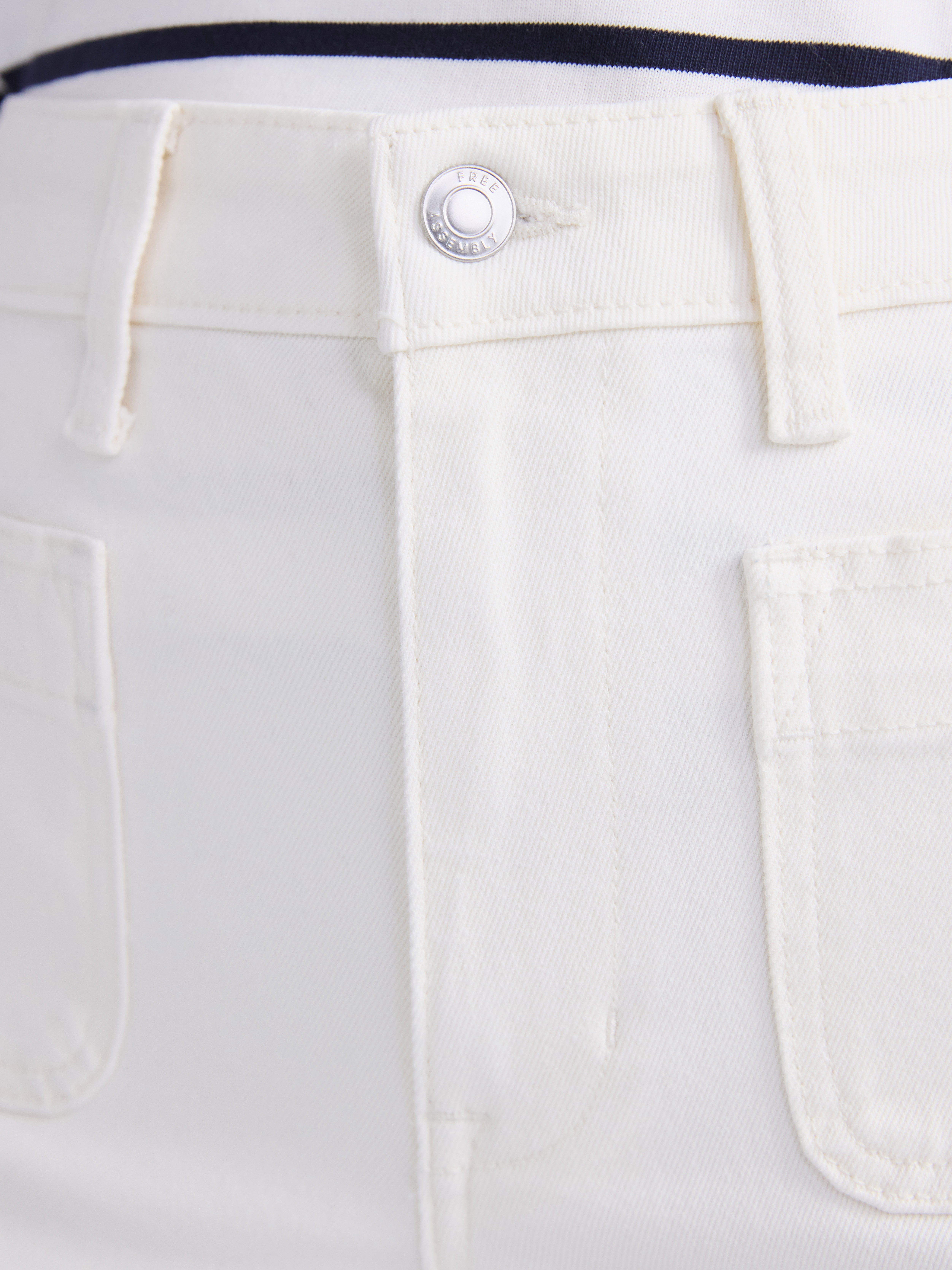 Free Assembly Women's and Women's Plus Wide Leg Jeans with Patch Pockets, 30", 32", and 34" Inseams, Sizes 0-26 Plus