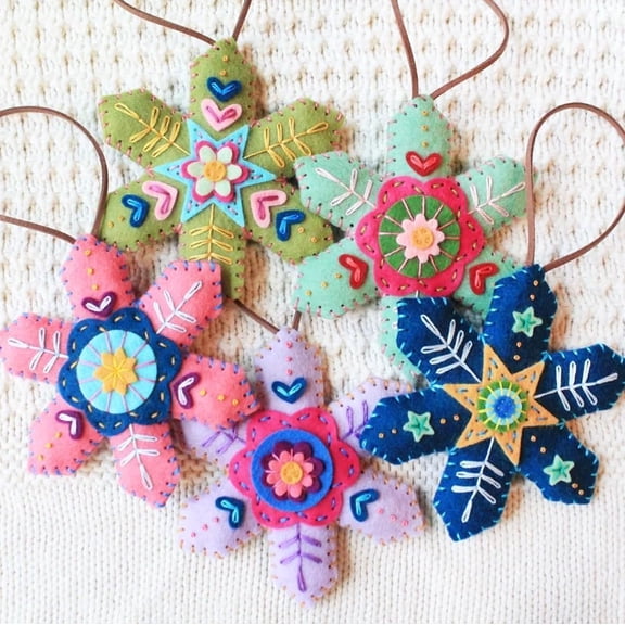 5 PCS Christmas Snowflake Felt Ornament Kit,2025 Beginner Handmade Sewing Kit with Pre-Cut Felt and Threads for Holiday Crafts, Xmas Tree Decoration, Home Activities for Beginners
