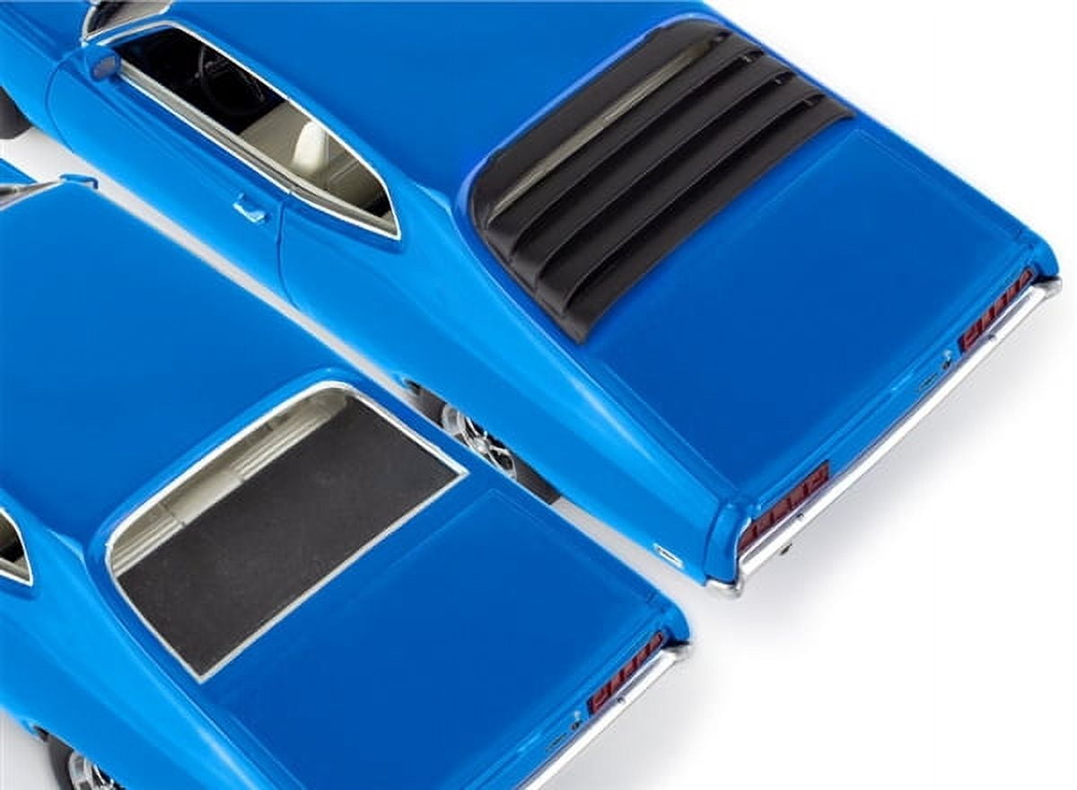 Revell 14534 1970 Ford Torino Cobra 1:25 scale 128-Piece Skill Level 4 Model Car Building Kit