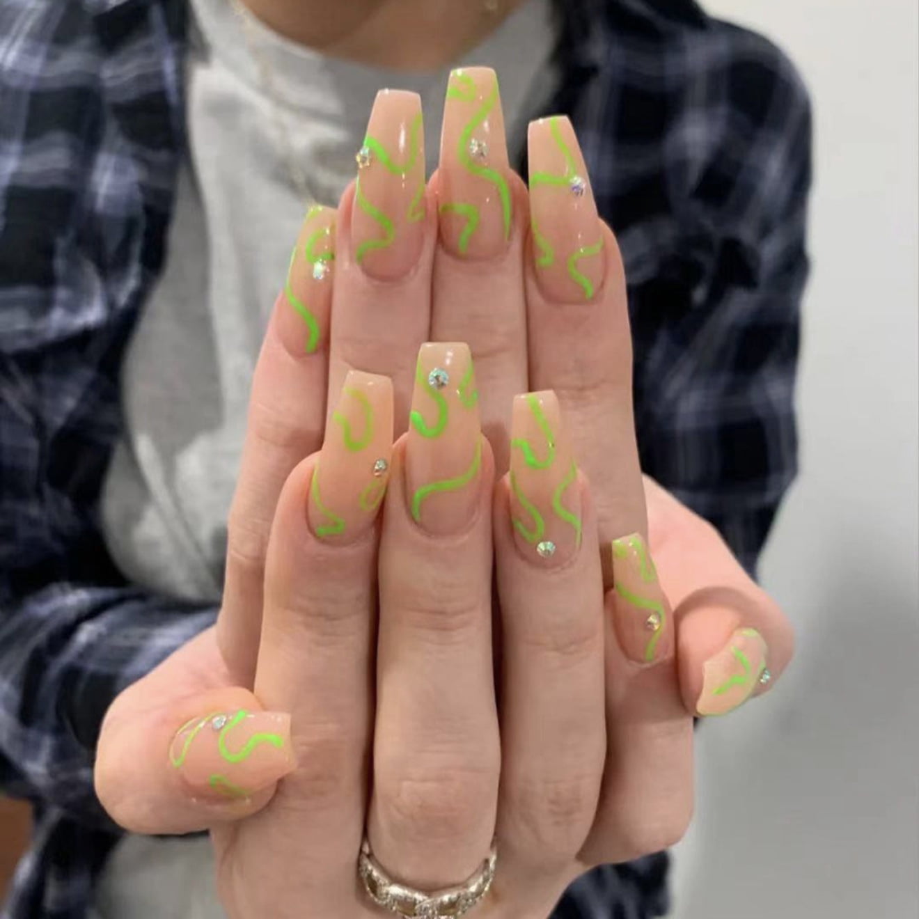 ZEEQJ 24pcs Nails Patch with Grass Green Wavy Lines Glue Type Long  Paragraph Removable Fashion Manicure False Nails Patch New - Walmart.com
