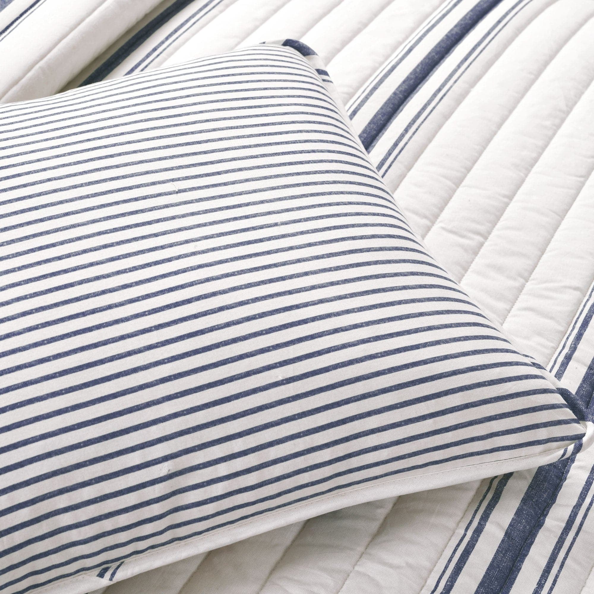 Lush Decor 320 Thread Count 3 Piece Quilt Set, King