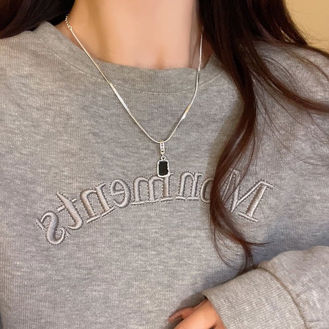 Collar de perlas para mujer, diseño de nicho que combina con todo, cadena de clavícula de lujo de alta gama, colgante de amor, joyería