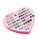 thumbnail image 1 of Juego de 36 pares de pendientes con múltiples tachuelas para mujer con una bonita caja de corazón., 1 of 6