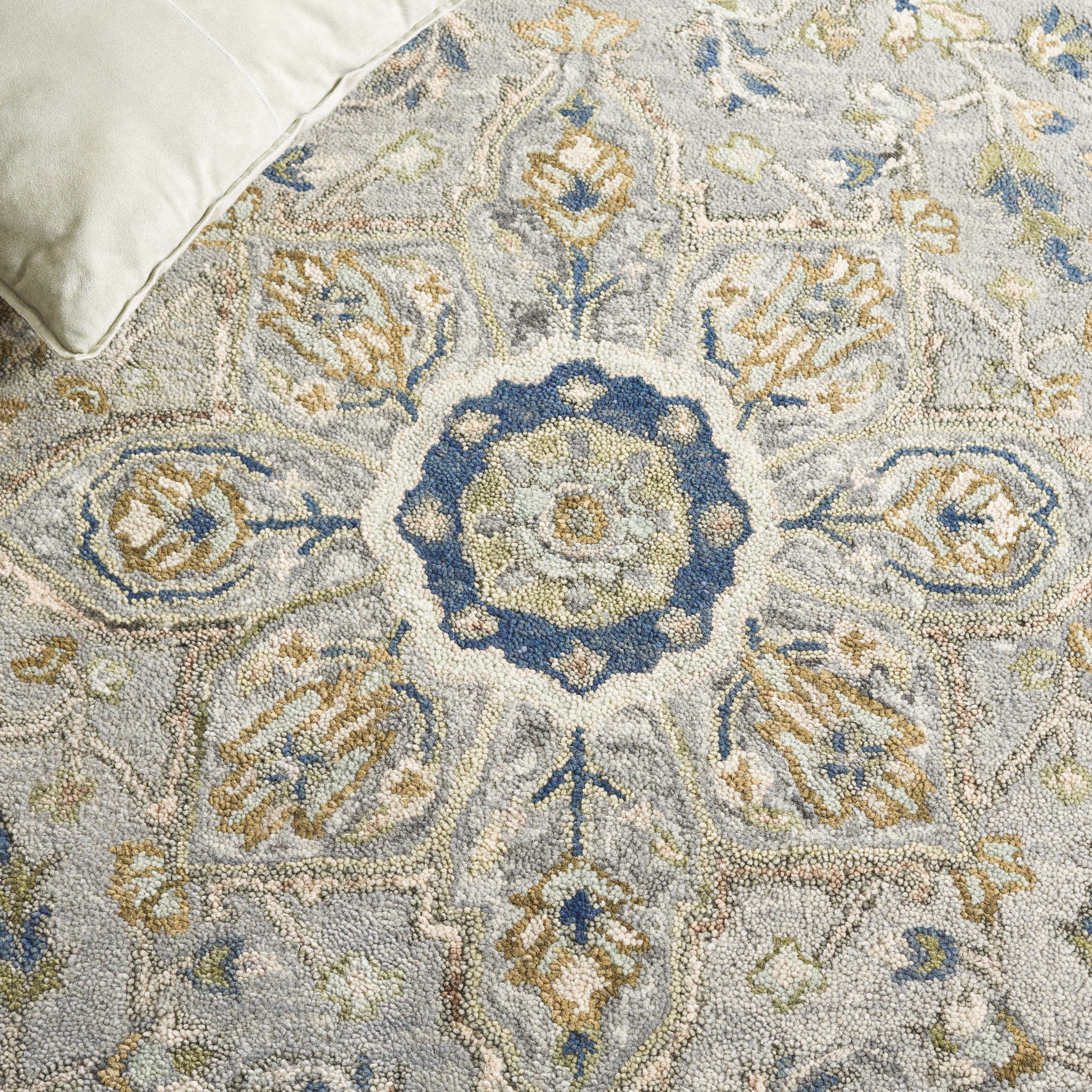 SAFAVIEH Heritage Geoff Oriental Area Rug, Ivory/Blue, 6' x 9'