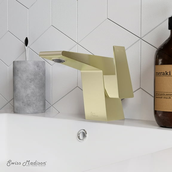 Carre Single Hole, Single-Handle, Bathroom Faucet in Brushed Gold