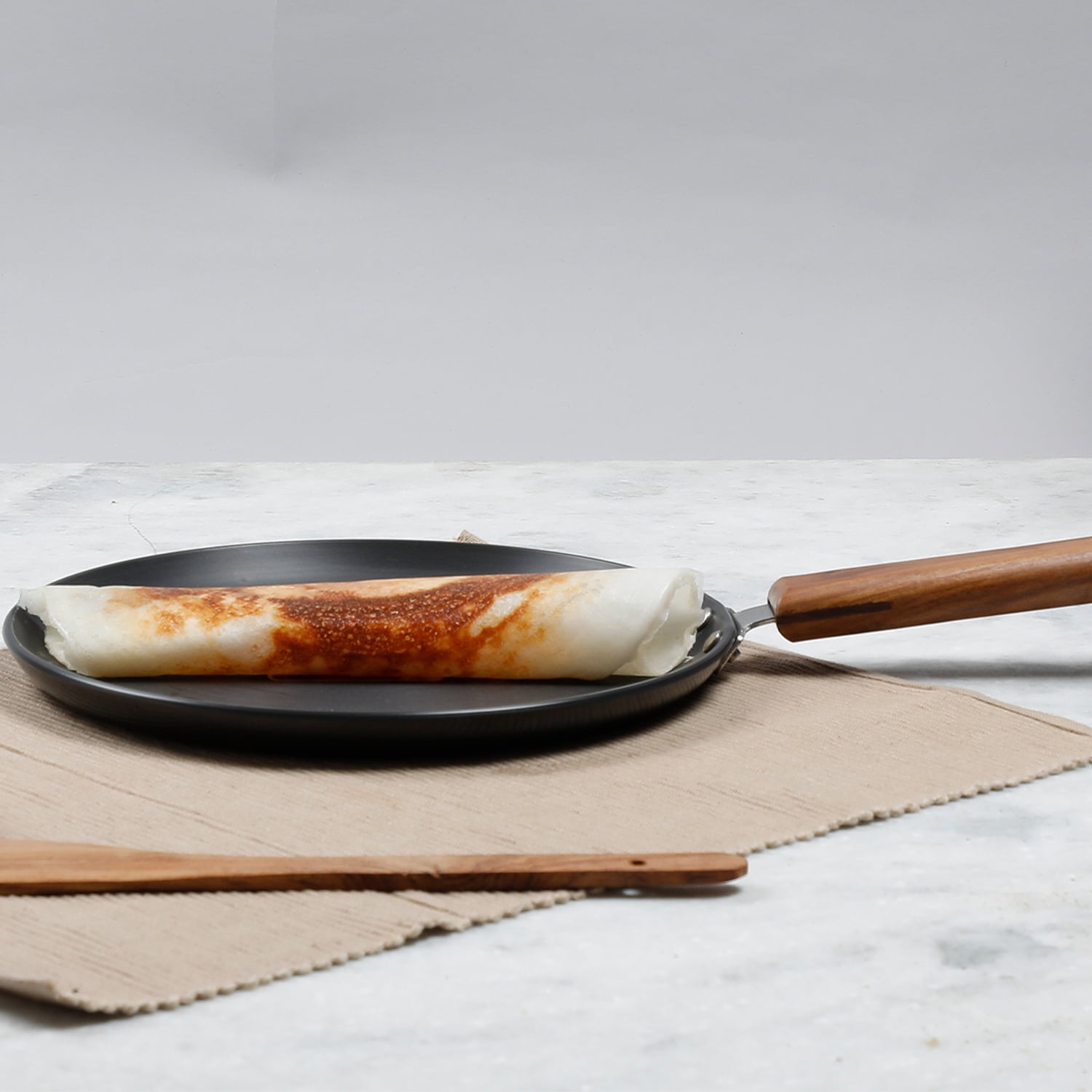 Wonderchef Ebony Non-Stick Dosa Tawa Griddle Pan 26.5 cm with Wooden Handle, Black