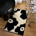 thumbnail image 4 of Bonita alfombrilla de baño de microfibra con diseño de flores negras, divertidas alfombrillas de baño, suaves, esponjosas, absorbentes, de secado rápido, antideslizantes, con respaldo de TPR,, 4 of 5