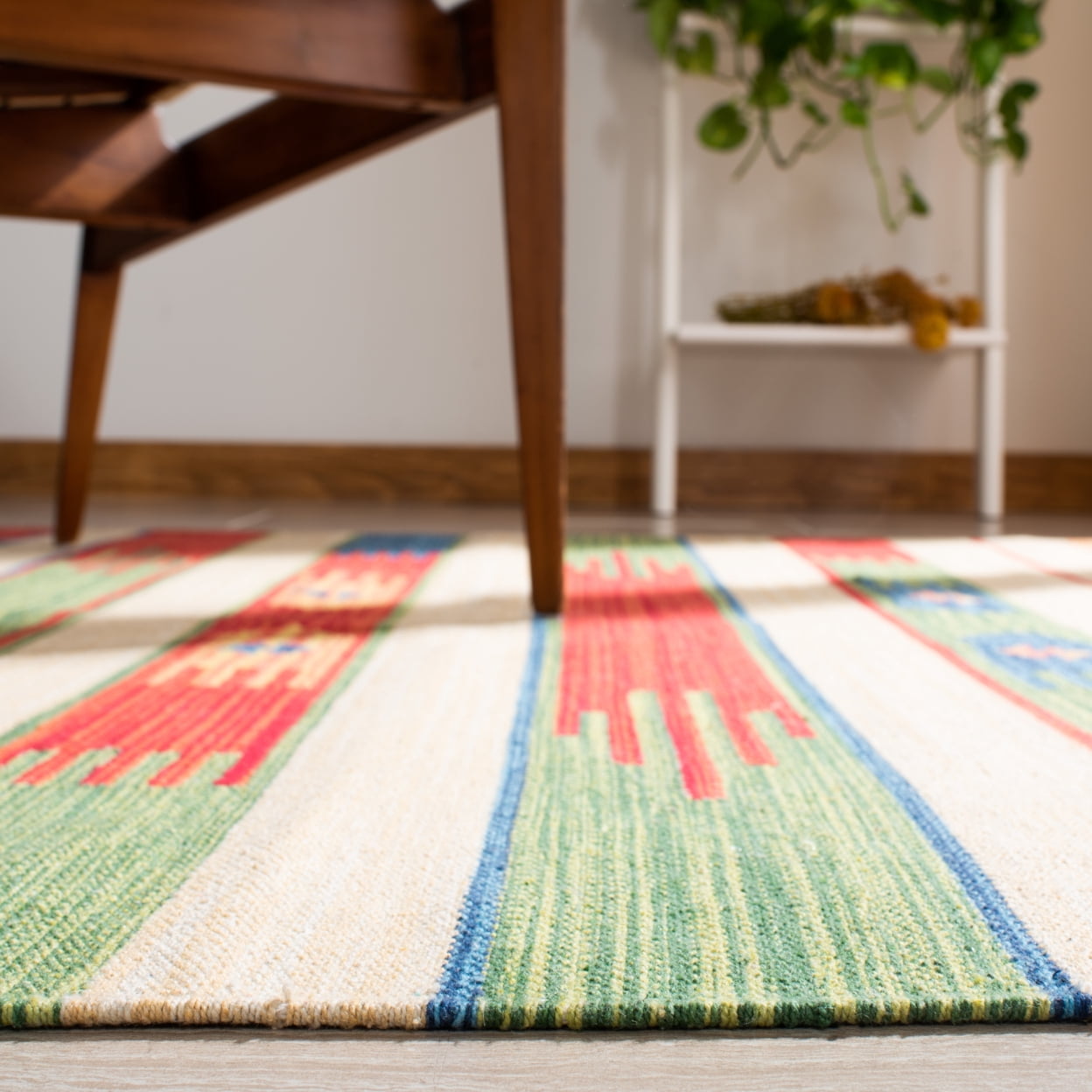 SAFAVIEH Montauk Aindreas Southwestern Cotton Area Rug, Green/Blue, 6' x 6' Square