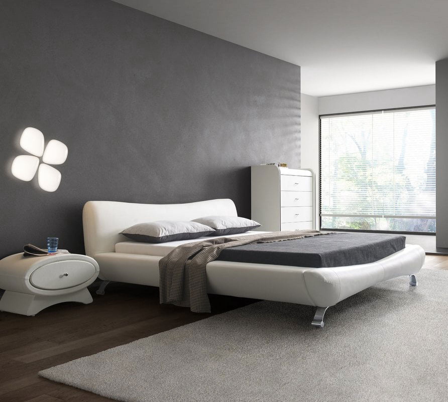 US Pride Furniture™ Meir Faux leather Upholstered Platform Bed, White, Queen