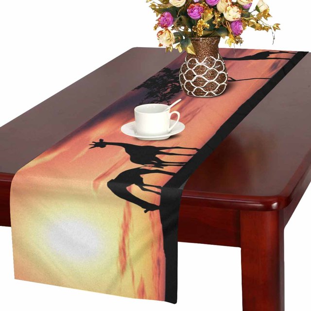 YUSDECOR Famille de Girafes avec Arbre sur le Coucher du Soleil dans le Kenya Table Coureur Décoration de la Maison pour la Maison Cuisine Salle à Manger Fête de Mariage 16x72 Pouces