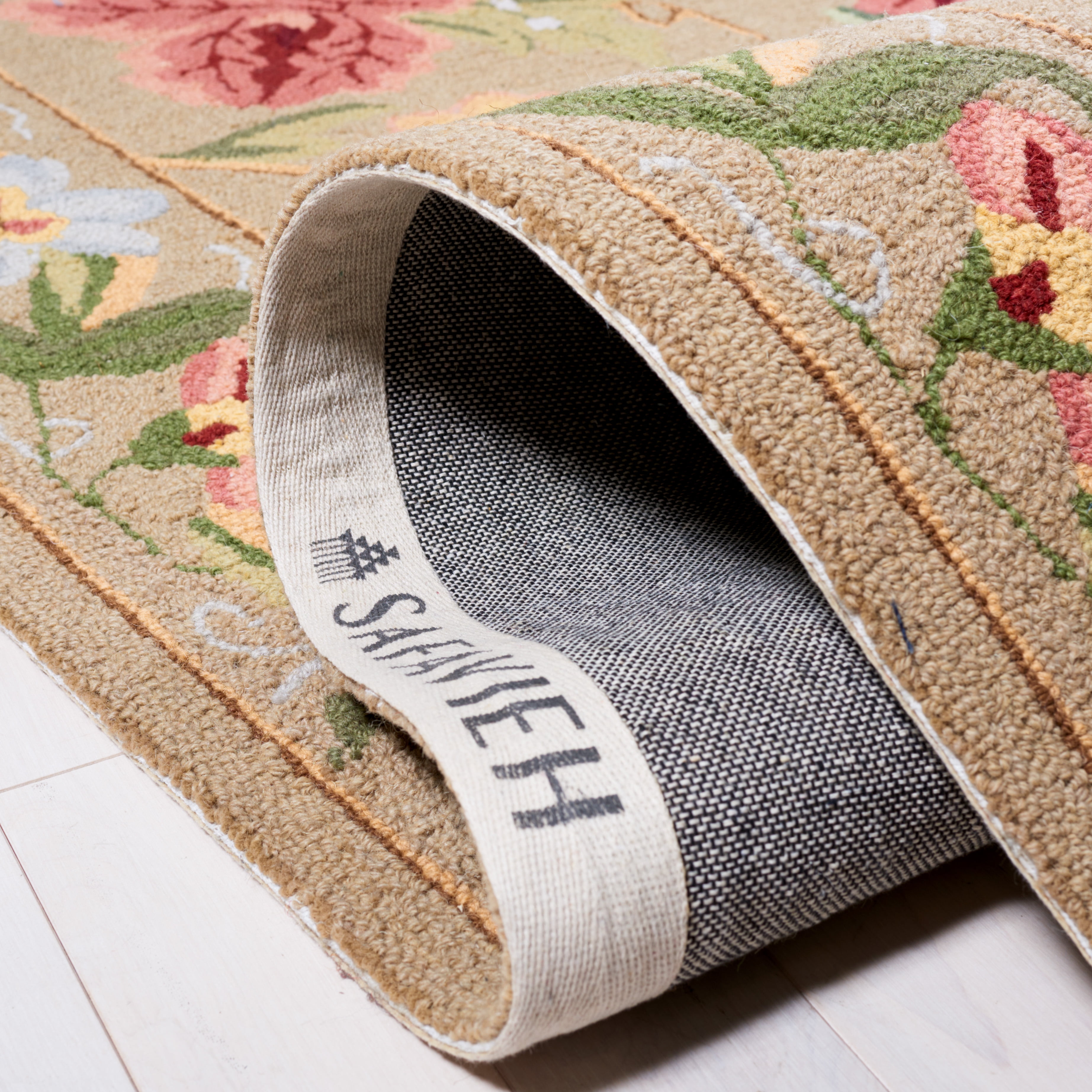Safavieh Chelsea Gisselle Bordered Wool Runner Rug, Beige, 2'6" x 8'