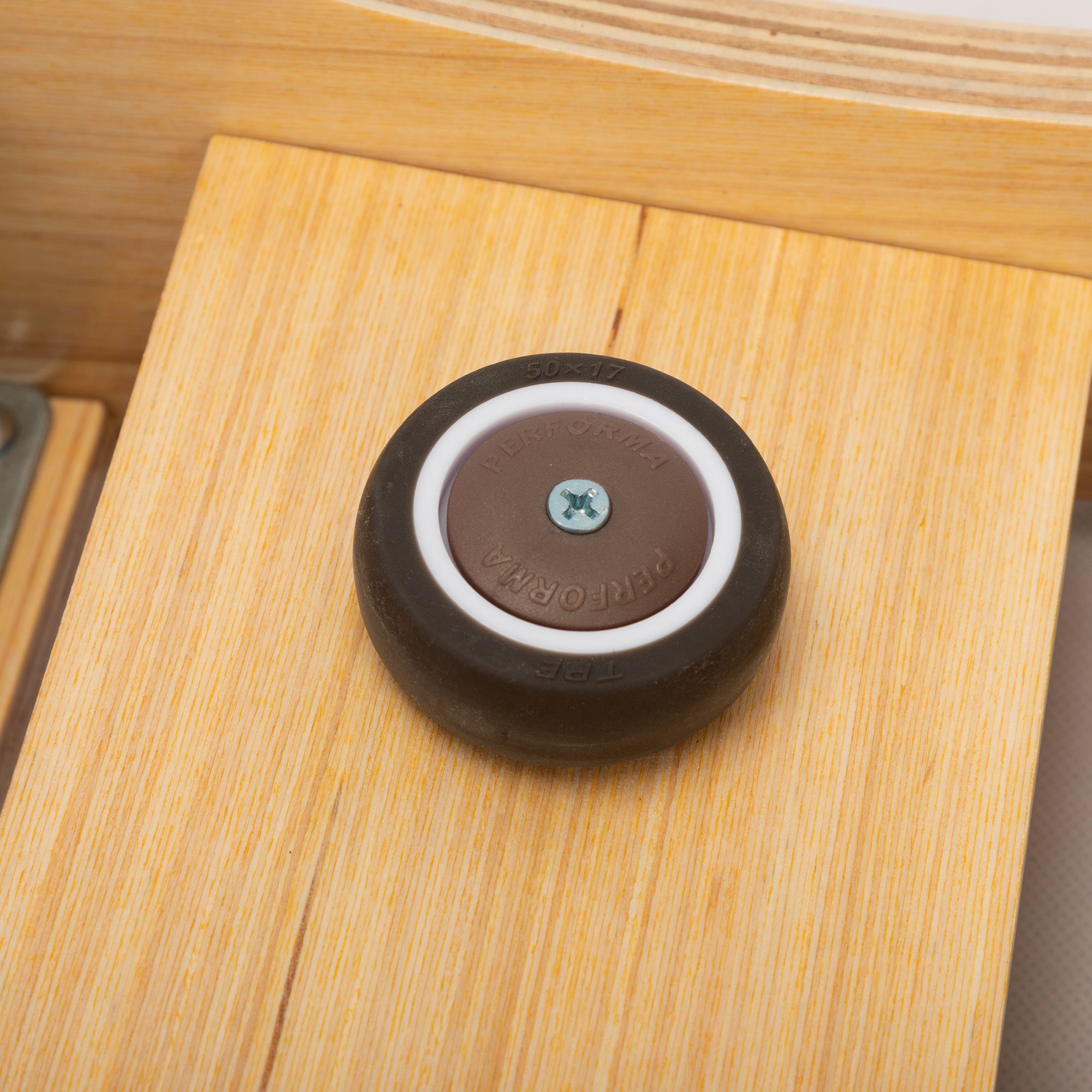 resenkos 34 Inch Round Hamster-Wheel Style Cat Exercise Wheel with Carpet Runway, Wooden Sisal-Covered Cat Scratcher Toy, Beige