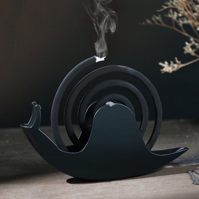 Soporte de incienso de bobina de mosquito de hierro forjado con forma de caracol, adorno retro (negro)