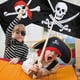 thumbnail image 2 of 2 piezas de bandera pirata Jolly Roger, bandera de calavera para fiesta pirata, regalo de cumpleaños, día pirata, decoración de Halloween, regalo de Navidad, 3 por 5 pies, 2 of 5
