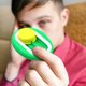 thumbnail image 5 of Tarjetas magnéticas para aliviar el estrés | Diseño colorido en azul, verde y amarillo | Juguete magnético portátil y duradero para niños y adultos | Reduce la ansiedad fácilmente | Ideal para via, 5 of 5