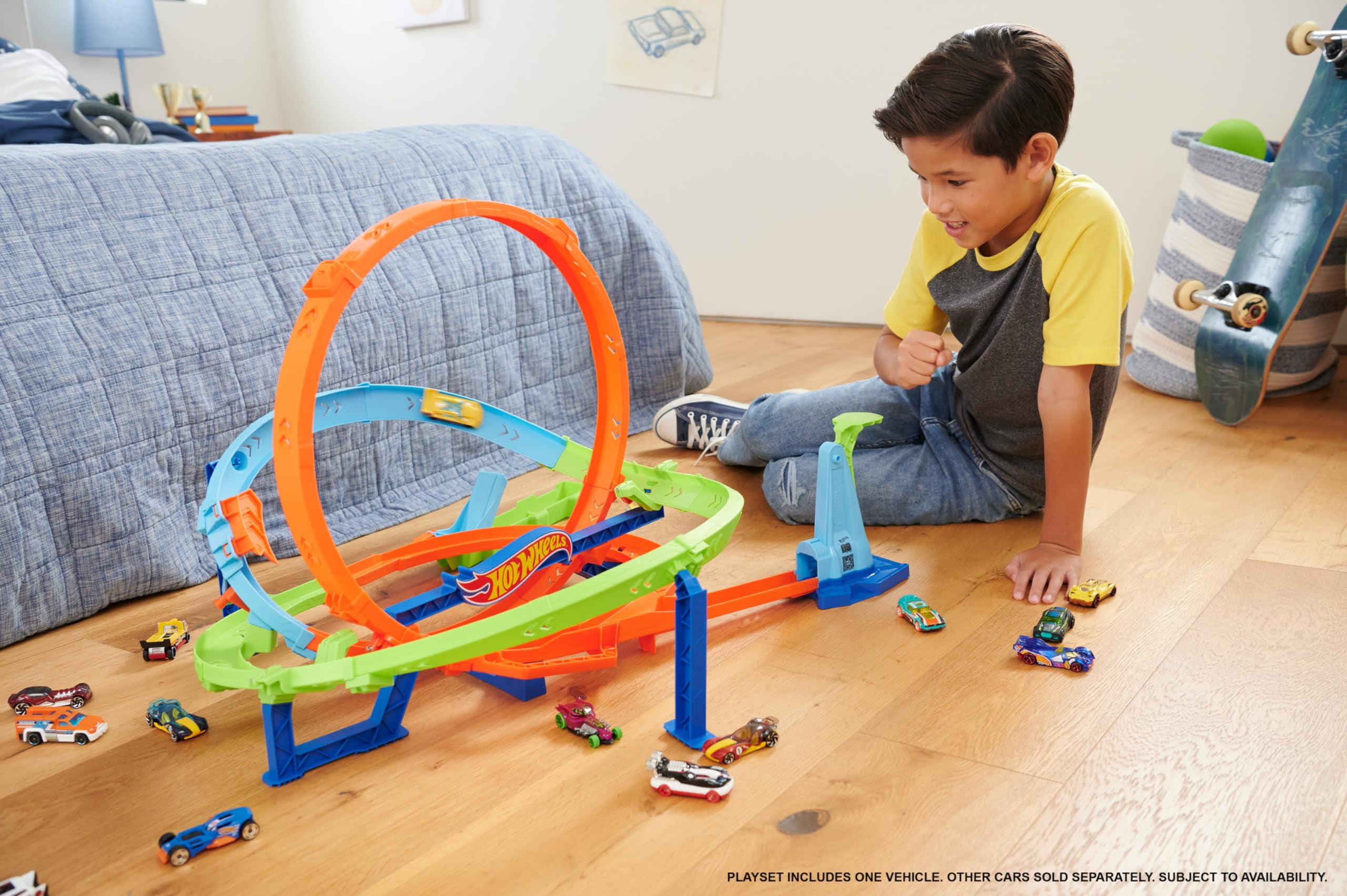 Hot Wheels Toy Car Track Set, Action Loop Cyclone Challenge, 18-in Tall, 2 Ways to Play & Easy Storage, with 1:64 Scale Toy Vehicle