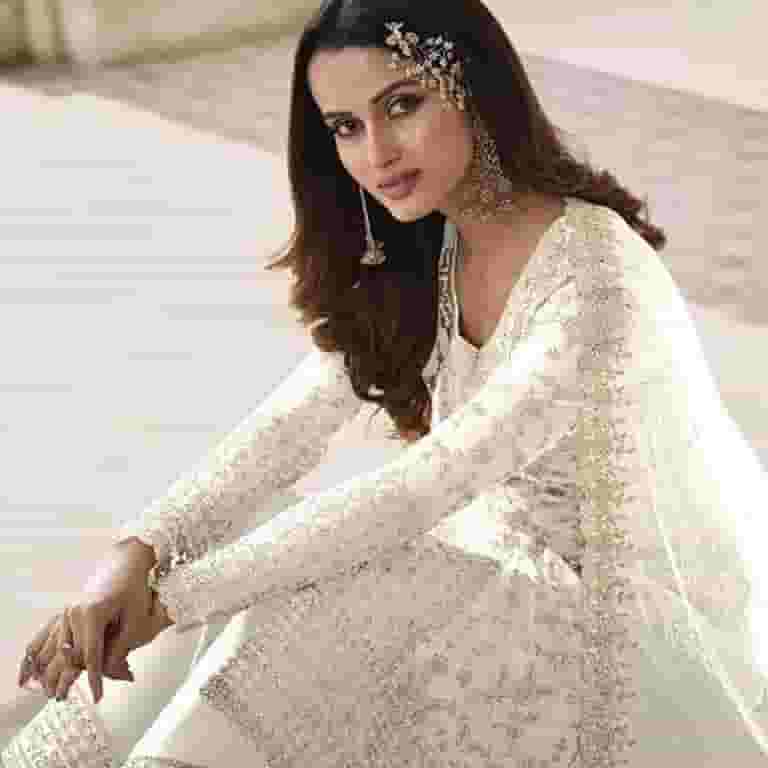 white engagement dresses pakistani White Pakistani Bridal Wear