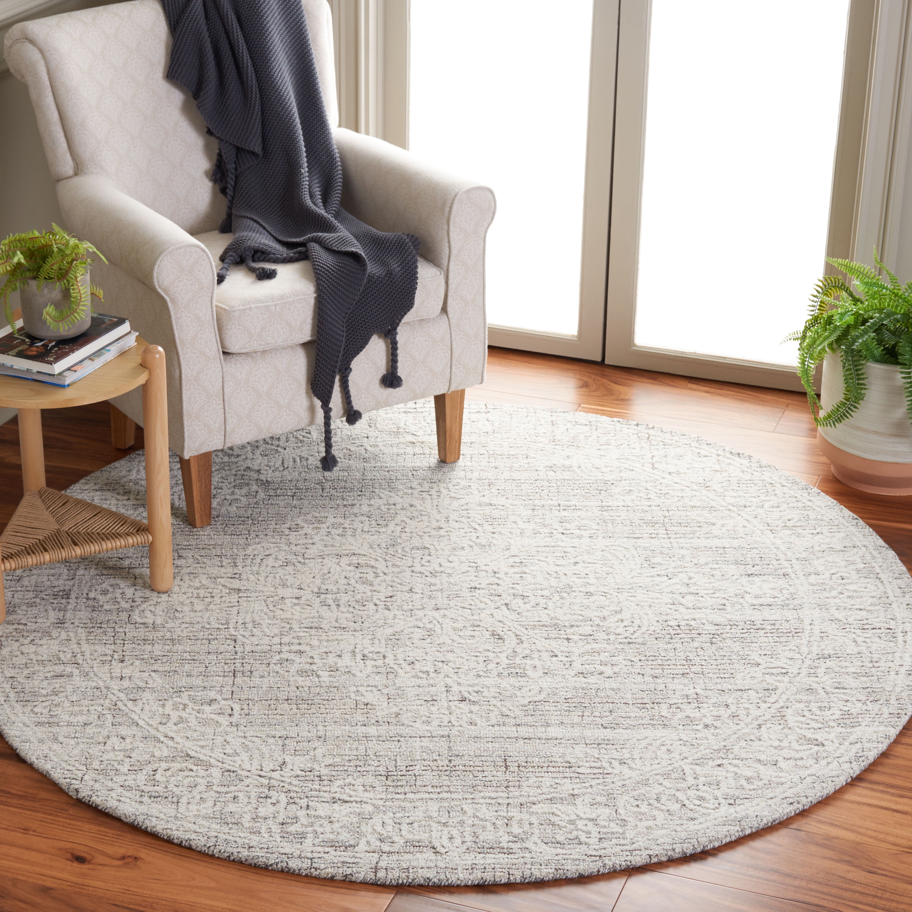 SAFAVIEH Ebony Ace Bordered Area Rug, Brown/Ivory, 6' x 6' Round