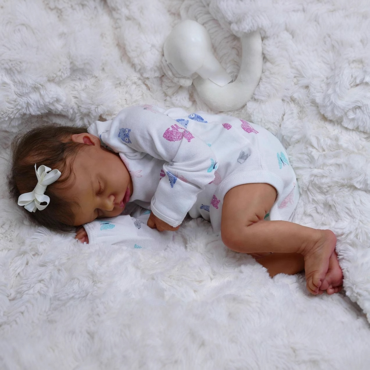 HUIMEYA Black Reborn Baby Dolls Girl - 18-inch Realistic Baby Dolls, Lifelike Soft Vinyl Black American Doll, Nice Gift for Kids, Pre-Parents, Grand-Parents, Doll Collectors