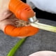 thumbnail image 4 of Pieza de cuchillo de pulgar de silicona para jardín, cuchillo de dedo para recortar verduras de jardín Adepaton CPB-US-DYP473-3, 4 of 5