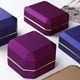 thumbnail image 5 of Caja cuadrada de lujo para anillos de terciopelo con luz LED para propuesta, compromiso, boda, color morado, 5 of 5