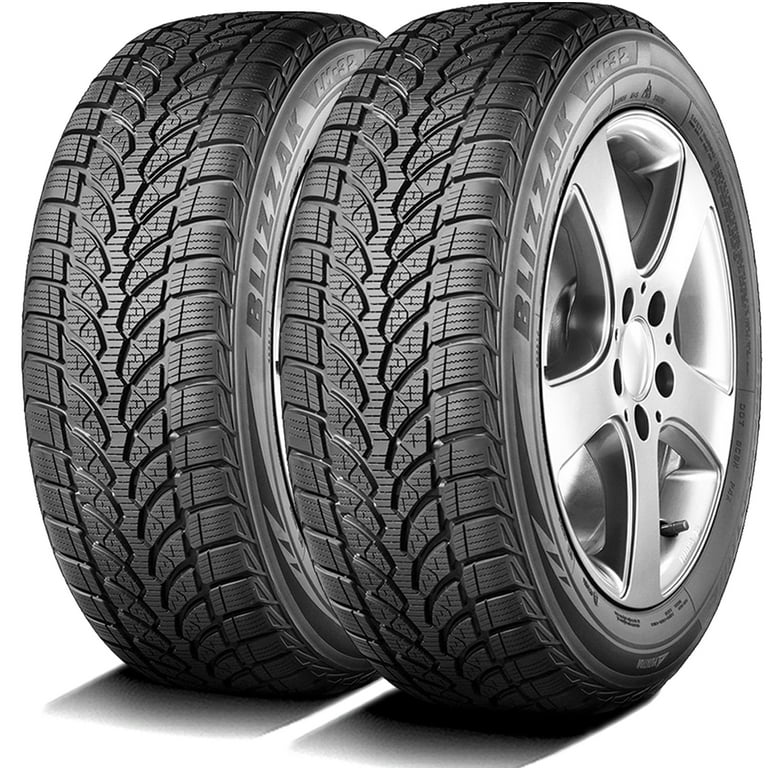 Bridgestone Blizzak LM-32 215/45R18 93 V Tire Fits: 2021 Nissan